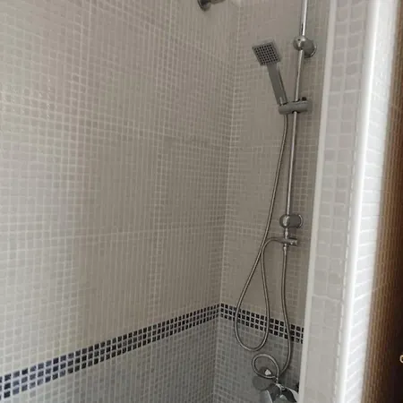 Apartamento 221 *